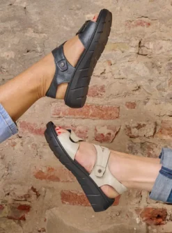 DAMES Wolky Sandalen<Ikaria - gebroken wit leer