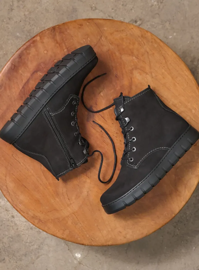 DAMES Wolky Hoge Veterschoenen|Veterlaarzen<New Wave - zwart nubuck